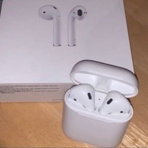 AirPods